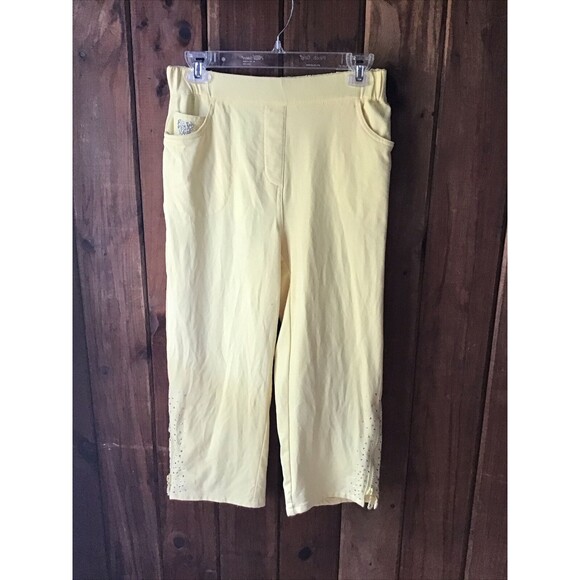 Quacker Factory Pants - Quacker Factory Dream Jeannes Capris Size XS Yellow Stretch Rhinestones